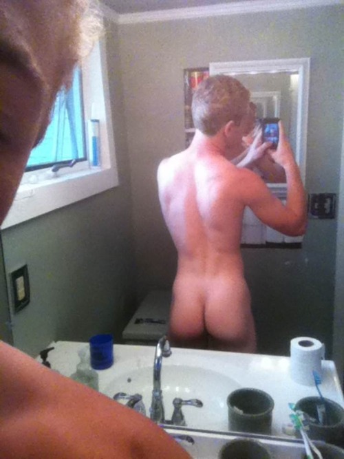 sexy and free self pics from young horny guys from all over the world